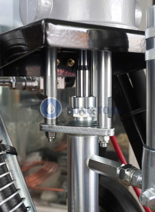 máy phun sơn dầu, sơn epoxy